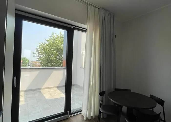 3b Big Black Building * 보르고노보발티도네