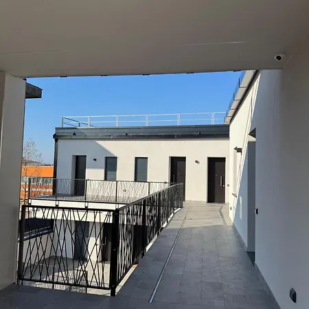 شقة 3b Big Black Building *