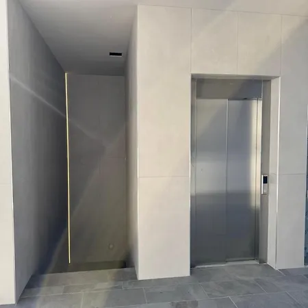 3b Big Black Building *