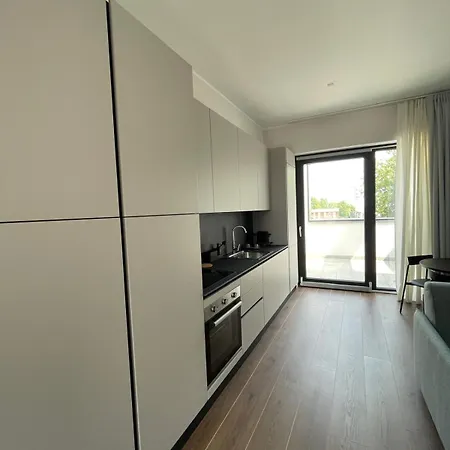 3b Big Black Building Appartement