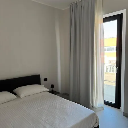 شقة 3b Big Black Building Borgonovo Val Tidone