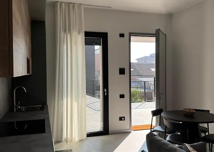 3b Big Black Building *