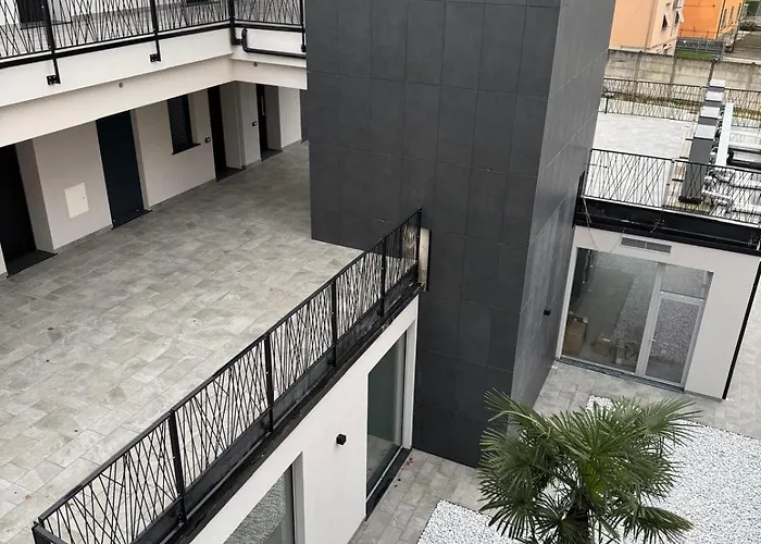 Апартаменты 3b Big Black Building