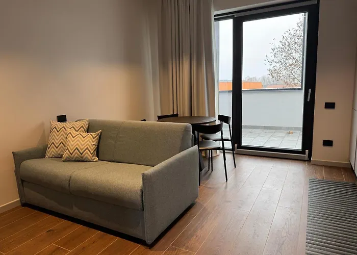 3b Big Black Building Appartement *