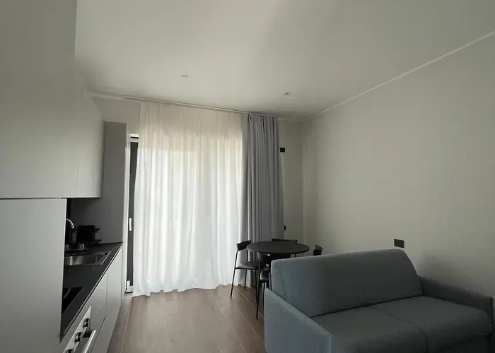 3b Big Black Building *